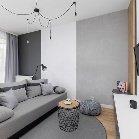 Elegant Apartment In Cracow With Balcony, Parking And Desk By Noclegi Renters Cracovia Exterior foto