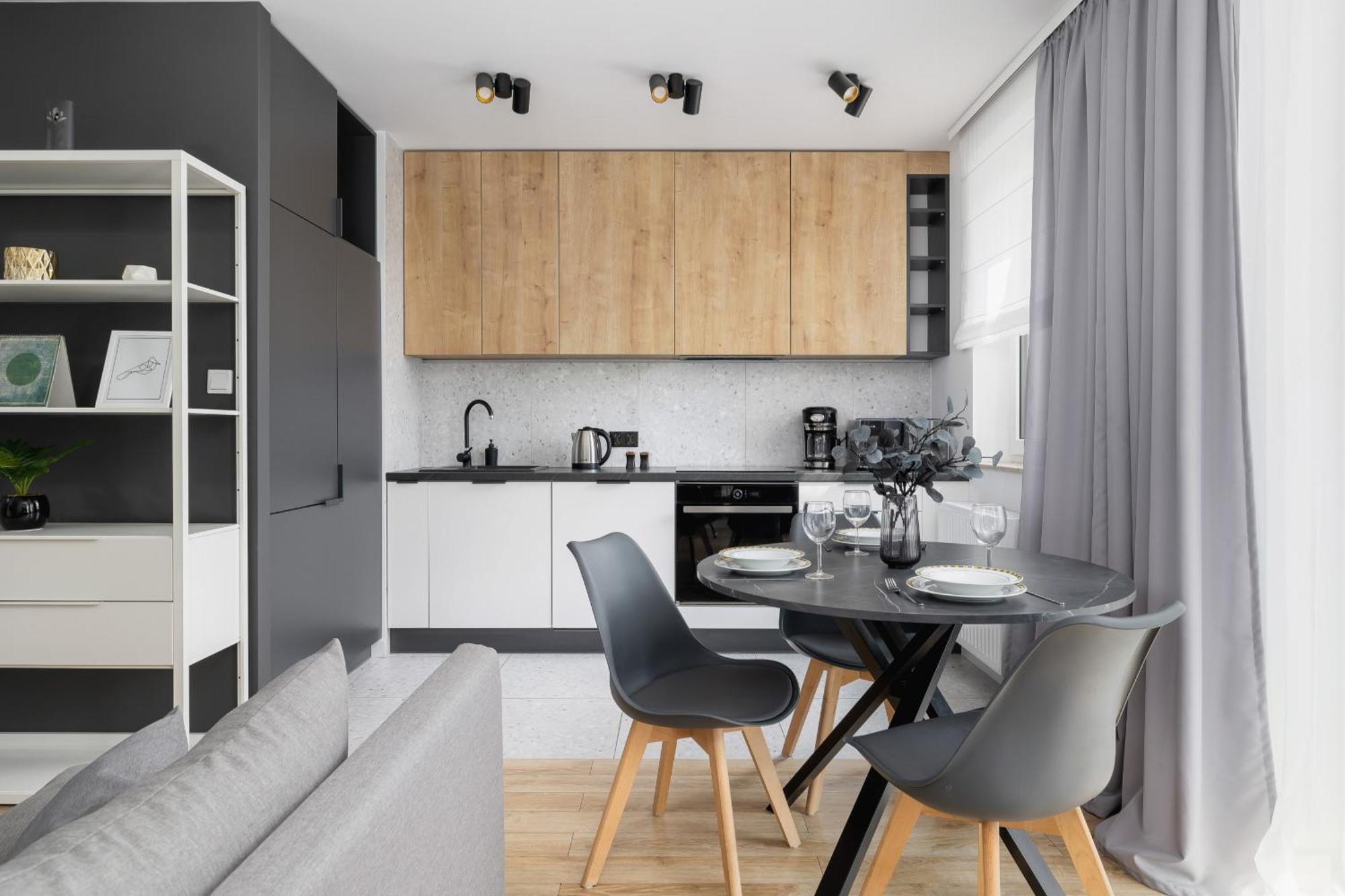 Elegant Apartment In Cracow With Balcony, Parking And Desk By Noclegi Renters Cracovia Exterior foto